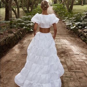 *BWT* DISSH Aisle White Tier Long Skirt